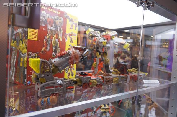 SDCC 2013 - Hasbro Display: Masterpieces, Platinum Editions, and Linkin Park Soundwave