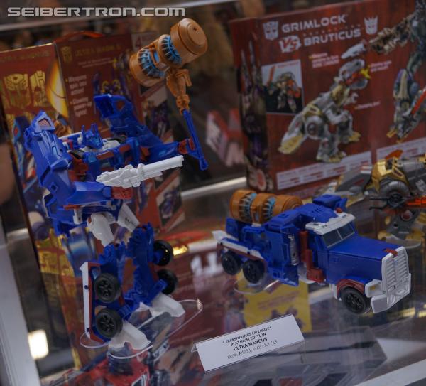 SDCC 2013 - Hasbro Display: Masterpieces, Platinum Editions, and Linkin Park Soundwave