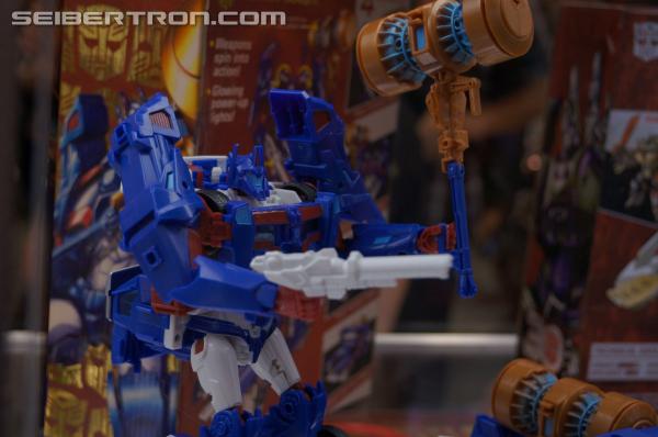 SDCC 2013: Hasbro Display: Masterpieces, Platinum Editions, and Linkin Park Soundwave - Transformers Event: DSC02879