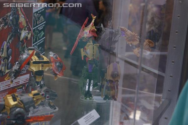 SDCC 2013: Hasbro Display: Masterpieces, Platinum Editions, and Linkin Park Soundwave - Transformers Event: DSC02883
