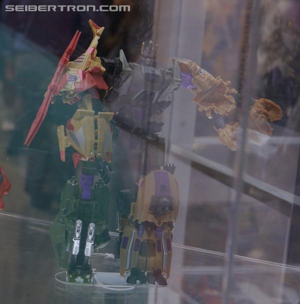 SDCC 2013: Hasbro Display: Masterpieces, Platinum Editions, and Linkin Park Soundwave - Transformers Event: DSC02883a