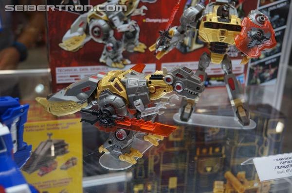 SDCC 2013: Hasbro Display: Masterpieces, Platinum Editions, and Linkin Park Soundwave - Transformers Event: DSC02950