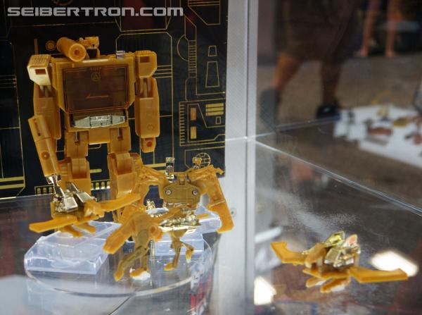 SDCC 2013: Hasbro Display: Masterpieces, Platinum Editions, and Linkin Park Soundwave - Transformers Event: DSC02951a