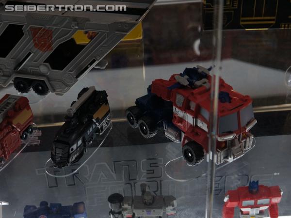 SDCC 2013: Hasbro Display: Masterpieces, Platinum Editions, and Linkin Park Soundwave - Transformers Event: DSC02954a