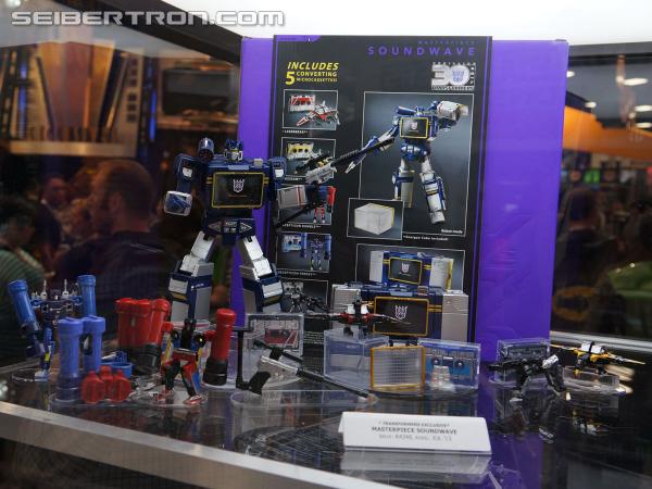 SDCC 2013: Hasbro Display: Masterpieces, Platinum Editions, and Linkin Park Soundwave - Transformers Event: DSC02956