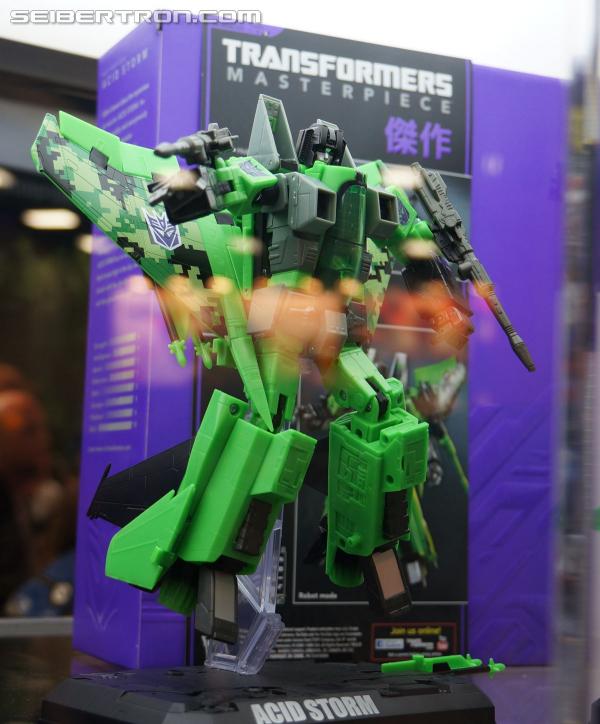 SDCC 2013: Hasbro Display: Masterpieces, Platinum Editions, and Linkin Park Soundwave - Transformers Event: DSC03718a