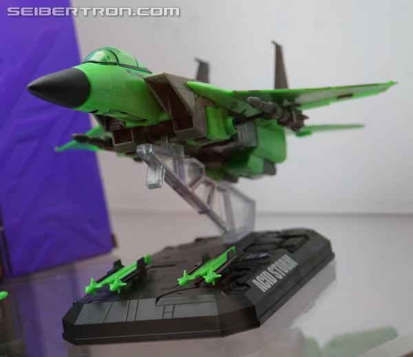 SDCC 2013: Hasbro Display: Masterpieces, Platinum Editions, and Linkin Park Soundwave - Transformers Event: DSC03719a