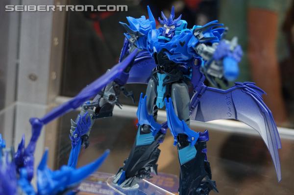 SDCC 2013: Hasbro Display: Transformers Prime Beast Hunters - Transformers Event: DSC02825