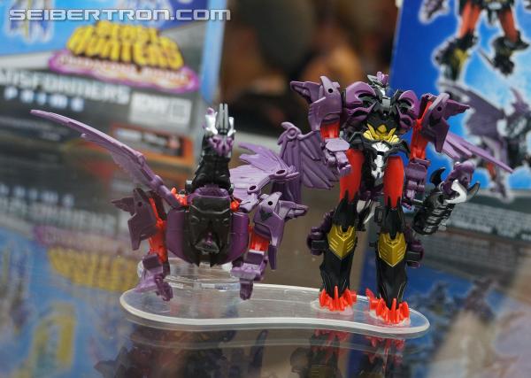 SDCC 2013: Hasbro Display: Transformers Prime Beast Hunters - Transformers Event: DSC02835a