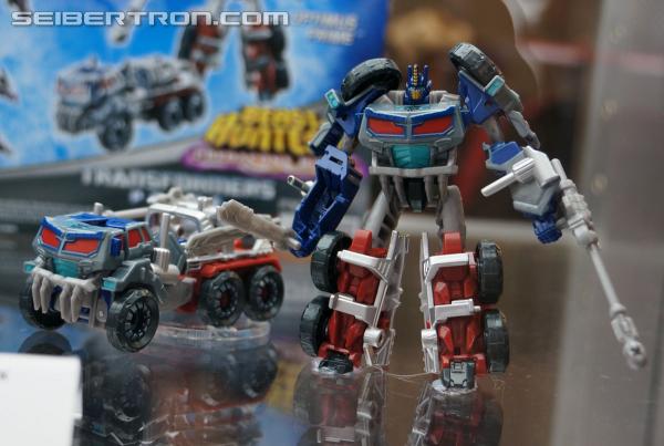 SDCC 2013: Hasbro Display: Transformers Prime Beast Hunters - Transformers Event: DSC02836