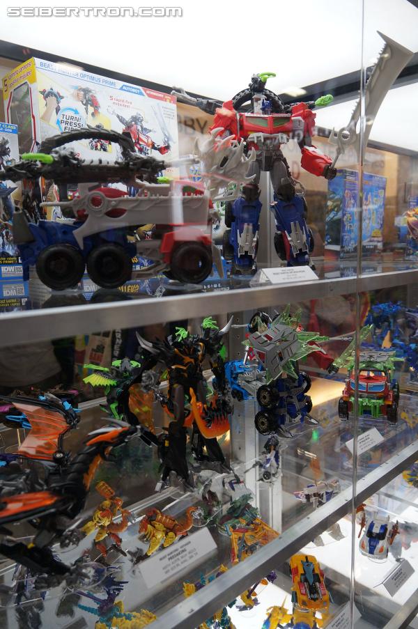 SDCC 2013 Coverage: Preview Night Transformers Prime Beast Hunters Gallery