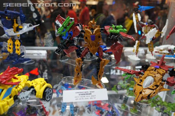 SDCC 2013: Hasbro Display: Transformers Construct-Bots - Transformers Event: DSC02843