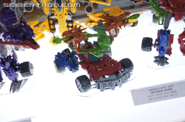 SDCC 2013: Hasbro Display: Transformers Construct-Bots - Transformers Event: DSC02858