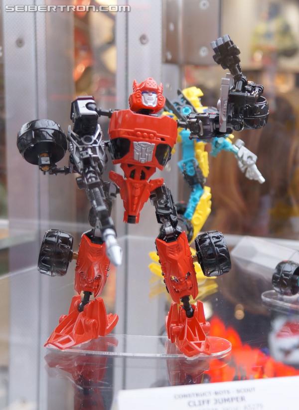 SDCC 2013: Hasbro Display: Transformers Construct-Bots - Transformers Event: DSC02864a