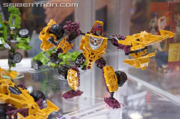 SDCC 2013: Hasbro Display: Transformers Construct-Bots - Transformers Event: DSC02868
