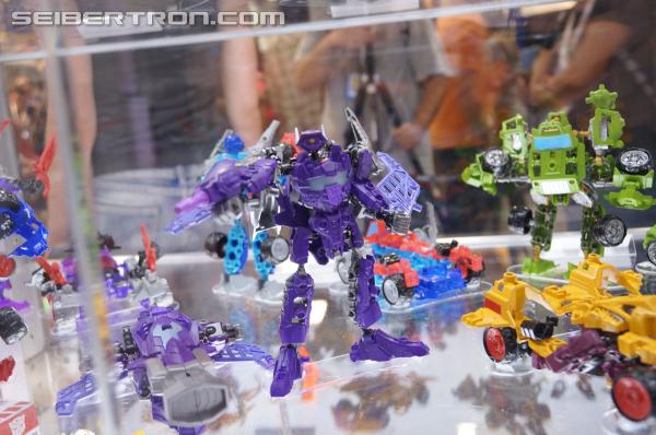 SDCC 2013: Hasbro Display: Transformers Construct-Bots - Transformers Event: DSC02870