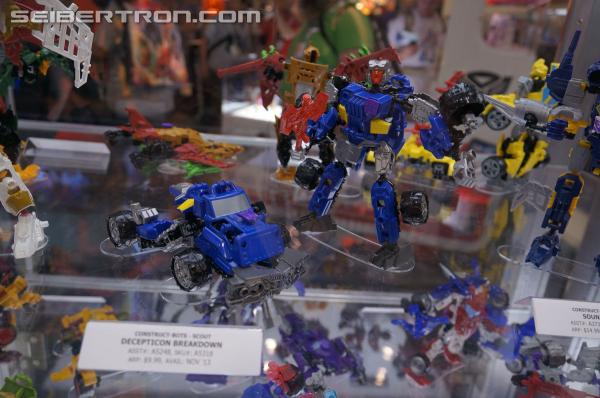 SDCC 2013: Hasbro Display: Transformers Construct-Bots - Transformers Event: DSC02905
