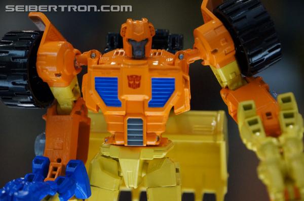 SDCC 2013: Hasbro Display: Generations (New Reveals) - Transformers Event: DSC03708