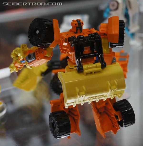 SDCC 2013: Hasbro Display: Generations (New Reveals) - Transformers Event: DSC03725a