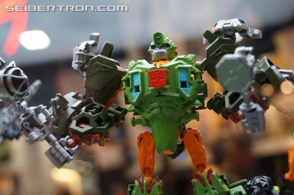SDCC 2013: Hasbro Display: Construct-Bots (New Reveals) - Transformers Event: DSC03803