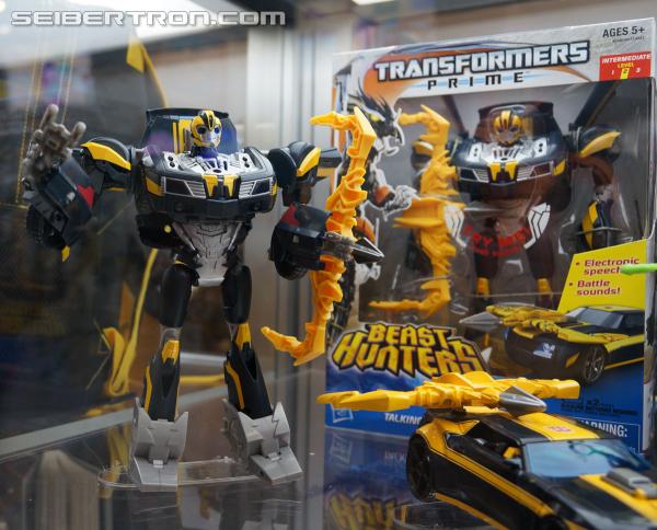 SDCC 2013 - Hasbro Display: Beast Hunters Talking Bumblebee and Tracker Optimus Prime