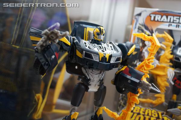 SDCC 2013 - Hasbro Display: Beast Hunters Talking Bumblebee and Tracker Optimus Prime