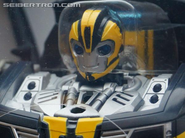 SDCC 2013: Hasbro Display: Beast Hunters Talking Bumblebee and Tracker Optimus Prime - Transformers Event: DSC04378a