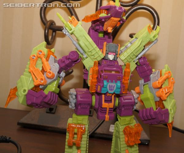 BotCon 2014: Box Set Exclusives Plus More!!! - Transformers Event: DSC05879
