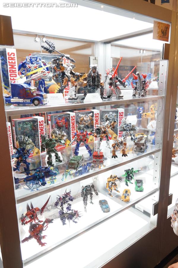 BotCon 2014 - Hasbro Display: Age of Extinction Generations