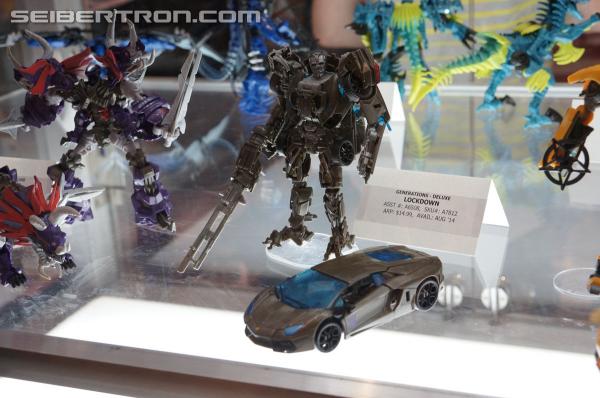 BotCon 2014: Hasbro Display: Age of Extinction Generations - Transformers Event: Aoe Generations 010