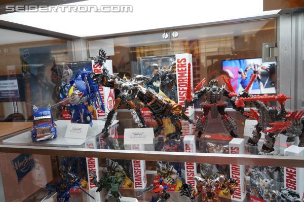 BotCon 2014 - Hasbro Display: Age of Extinction Generations