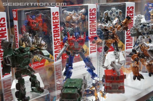 BotCon 2014: Hasbro Display: Age of Extinction Generations - Transformers Event: Aoe Generations 044