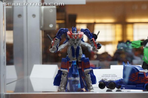 BotCon 2014: Hasbro Display: Age of Extinction Robots In Disguise - Transformers Event: Aoe Robots In Disguise 023