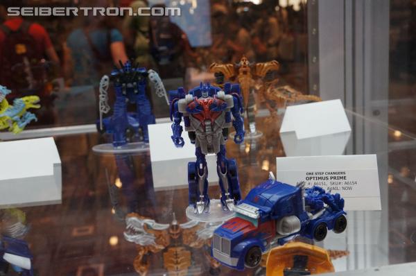 BotCon 2014: Hasbro Display: Age of Extinction Robots In Disguise - Transformers Event: Aoe Robots In Disguise 027
