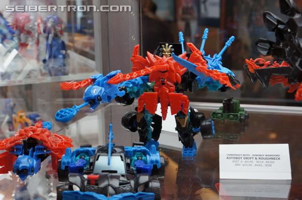 BotCon 2014 - Hasbro Display: Construct-Bots and Stomp & Chomp Grimlock