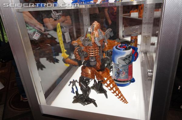 BotCon 2014 - Hasbro Display: Construct-Bots and Stomp & Chomp Grimlock