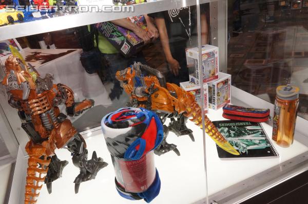 BotCon 2014 - Hasbro Display: Construct-Bots and Stomp & Chomp Grimlock