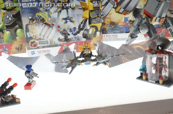 BotCon 2014: Hasbro Display: Kre-o Transformers - Transformers Event: Kre O Transformers 011