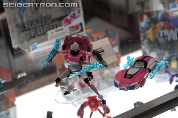 BotCon 2014: Hasbro Display: Upcoming Generations Figures - Transformers Event: Generations 2 036