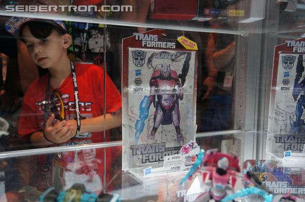 BotCon 2014: Hasbro Display: Upcoming Generations Figures - Transformers Event: Generations 2 045