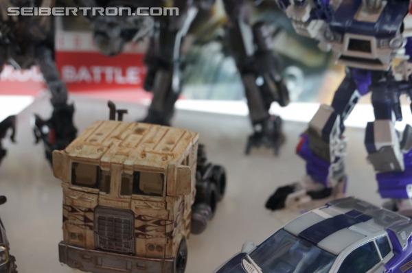 BotCon 2014: Hasbro Display: Age of Extinction Generations New Reveals - Transformers Event: DSC06912