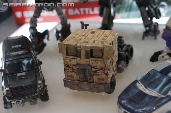 BotCon 2014 - Hasbro Display: Age of Extinction Generations New Reveals