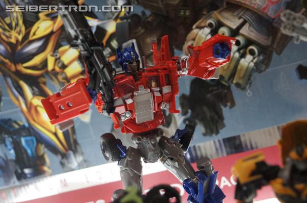 BotCon 2014 - Hasbro Display: Age of Extinction Generations New Reveals