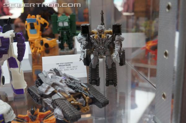 BotCon 2014 - Hasbro Display: Age of Extinction Robots In Disguise New Reveals