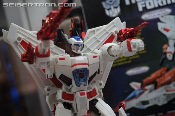 SDCC 2014: Hasbro Display: Generations - Transformers Event: DSC02628