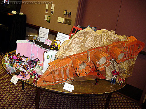 BotCon 2002: Art Room Pictures - Transformers Event: Botcon-2002-artroom005