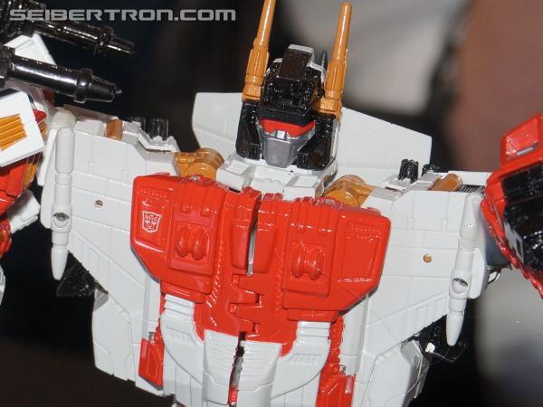SDCC 2014: COMBINERS!!! Menasor and Superion revealed! - Transformers Event: DSC02909a