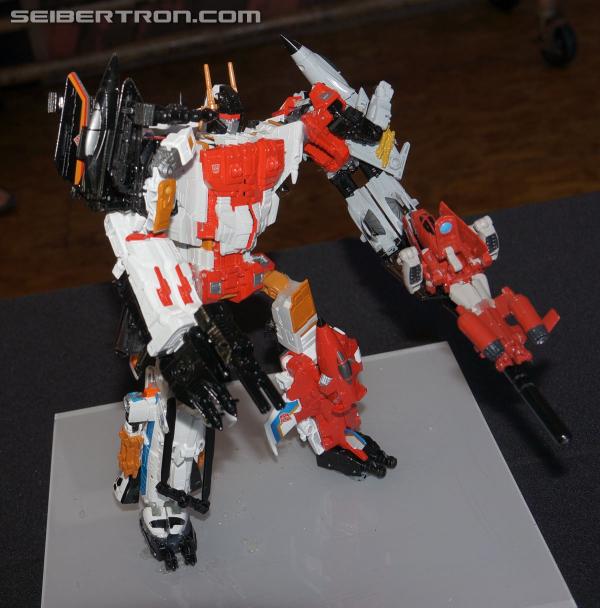 SDCC 2014 - COMBINERS!!! Menasor and Superion revealed!