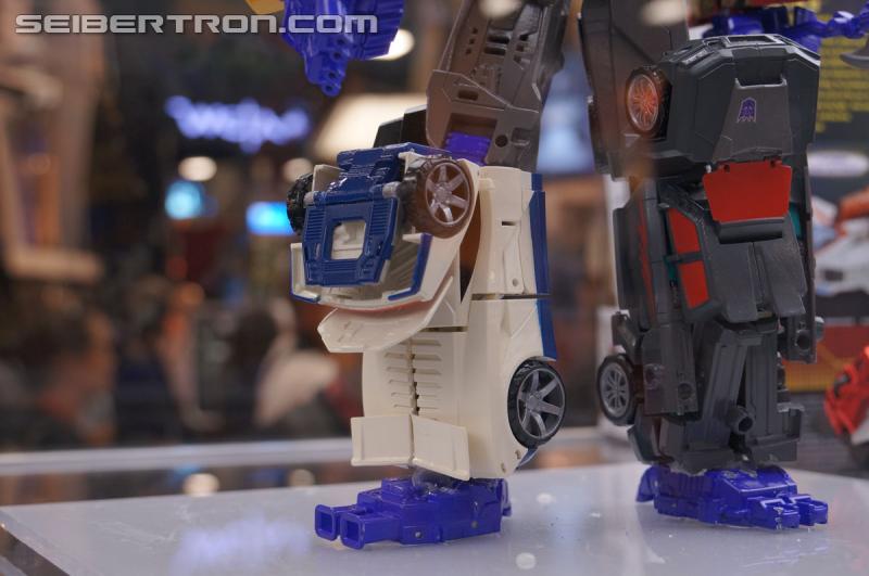 SDCC 2014 - Generations Combiner Wars Menasor and Superion