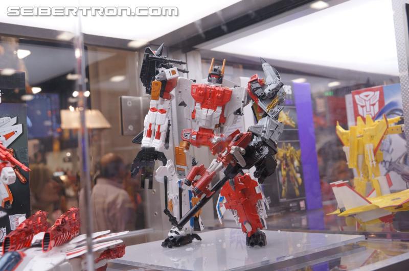 SDCC 2014 - Generations Combiner Wars Menasor and Superion